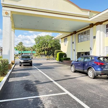 University Inn Gainesville Bagian luar foto