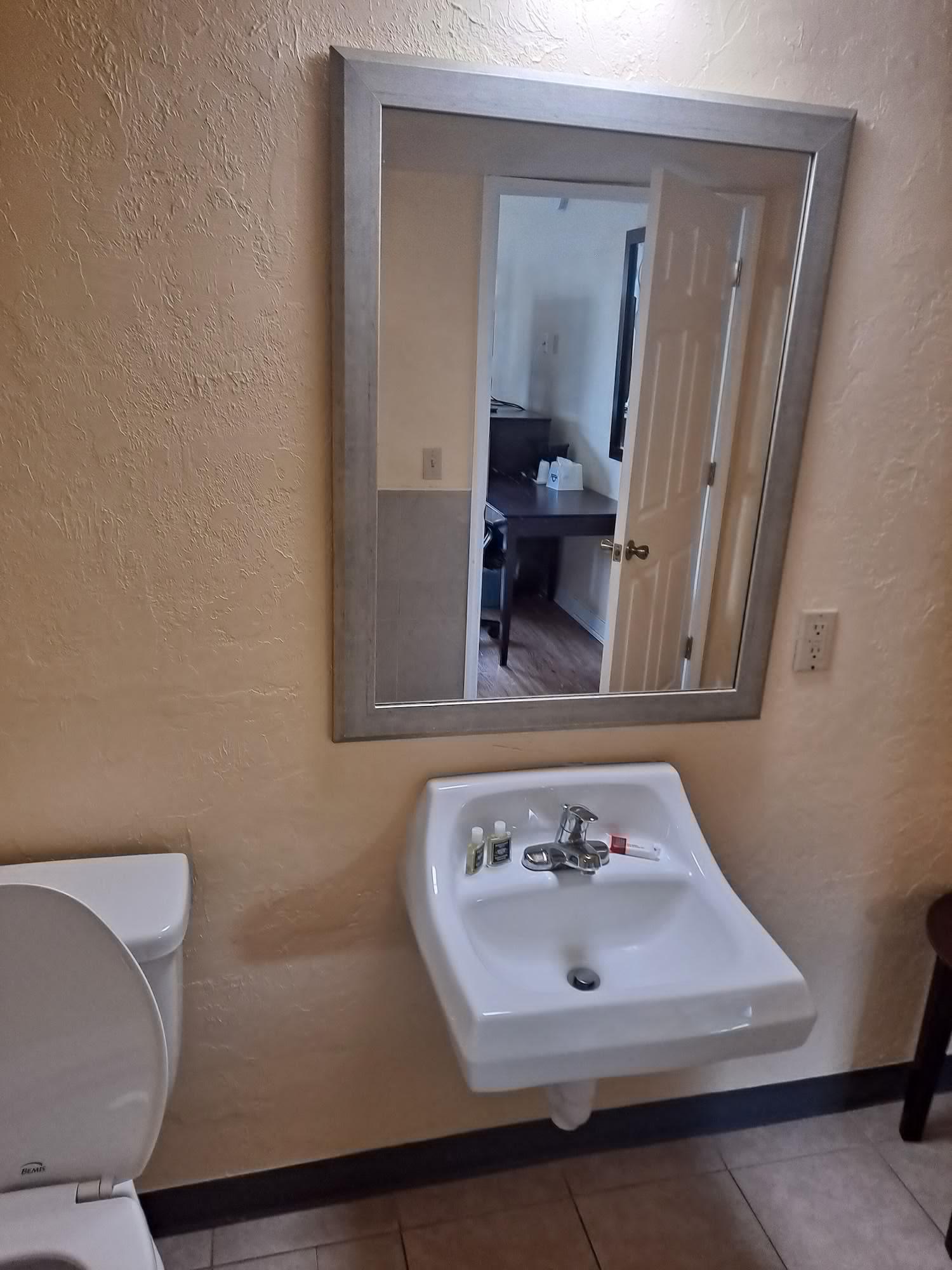 University Inn Gainesville Bagian luar foto